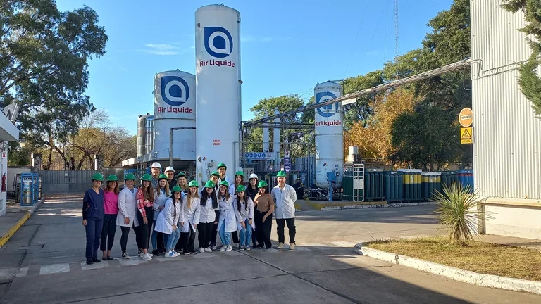 Visita educativa de estudiantes de Farmacia a Air Liquide Healthcare en Córdoba